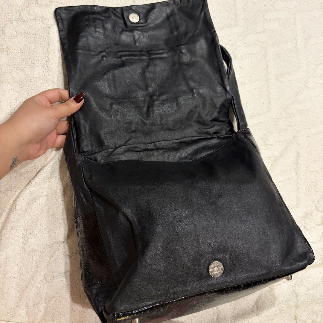 Chanel Brooklyn Ligne Patchwork Hobo / Cabas Bag (Category: Luxury Bags & Wallets) located in Angeles City. Submitted by astravintage (Listing ID 1467810815, Image 3). Description: Rare! soft leather siya, issue is slight rubs sa handle but not noticeable. Not guaranteed auth, no code seen. .