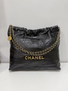 (Category: ) located in . Submitted by neafashionz (Listing ID 1467653163, Image 1). Description: .