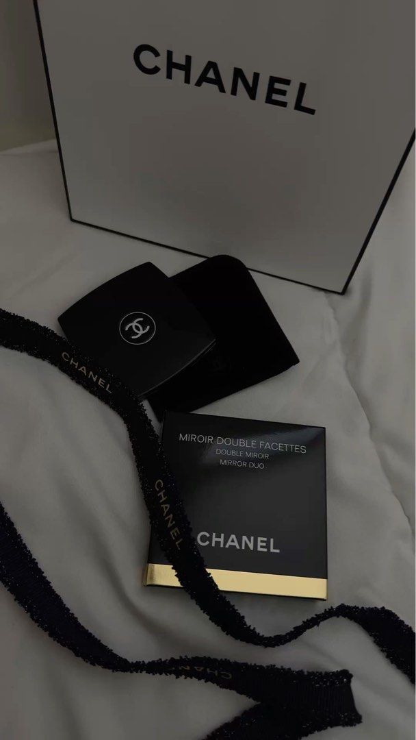 Chanel Double Mirror ONHAND (Category: Mirrors) located in Quezon City. Submitted by rfclub (Listing ID 1467784829, Image 2). Description: -chanel mirror - Brand new, never used, and properly stored PWEDE PANG GIVEAWAY.