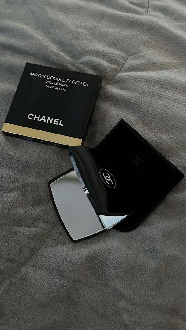 Chanel Double Mirror ONHAND (Category: Mirrors) located in Quezon City. Submitted by rfclub (Listing ID 1467784829, Image 1). Description: -chanel mirror - Brand new, never used, and properly stored PWEDE PANG GIVEAWAY.