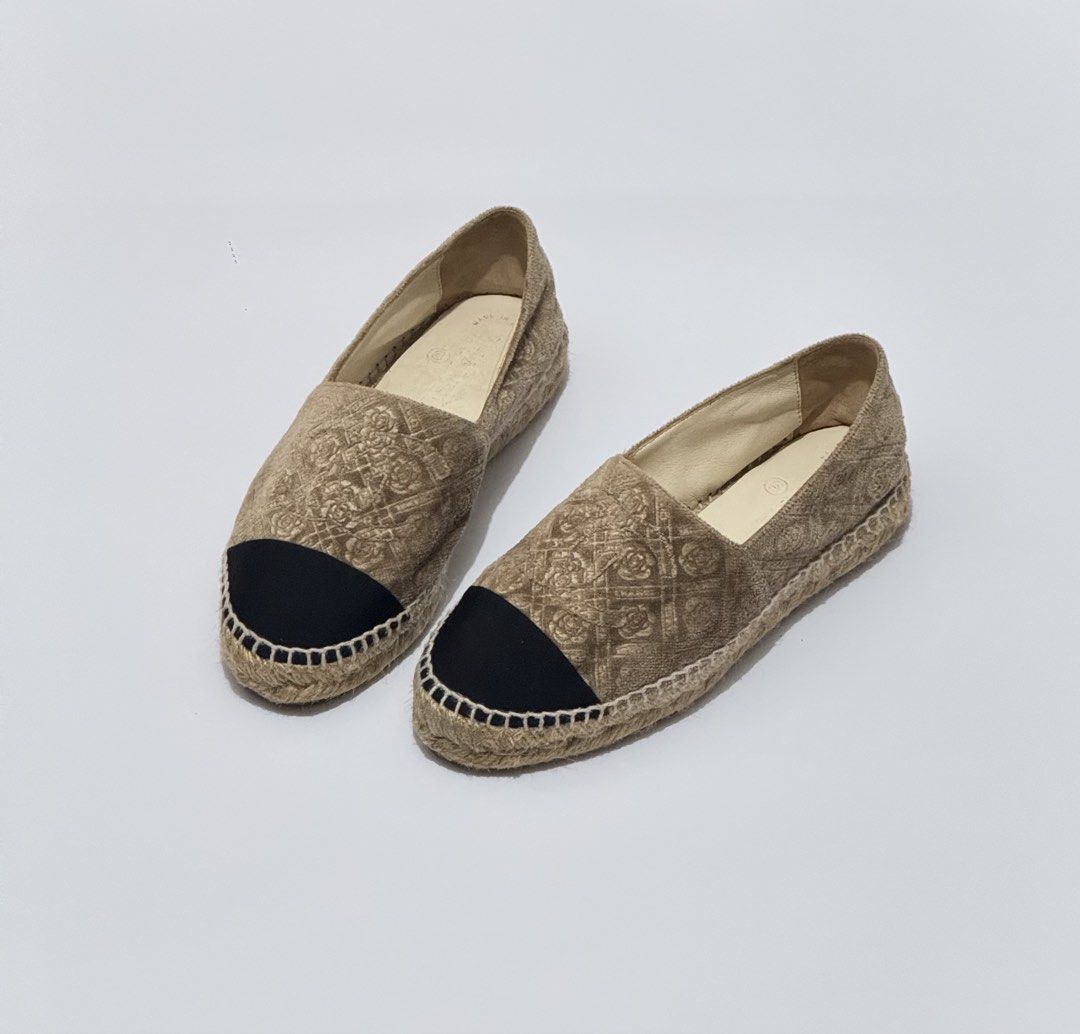 Chanel espadrilles (Category: Flats & Sandals) located in Quezon City. Submitted by byuklph (Listing ID 1467799700, Image 1). Description: Auth💯size36/23cm Excellent condition No inclusion minimal signs of used .