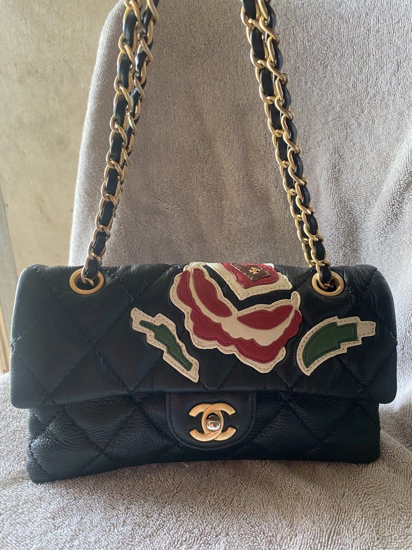 Chanel kili bag (Category: Luxury Bags & Wallets) located in Murcia. Submitted by cool.jacquelinebatilaran (Listing ID 1467702812, Image 3). Description: Good condition .