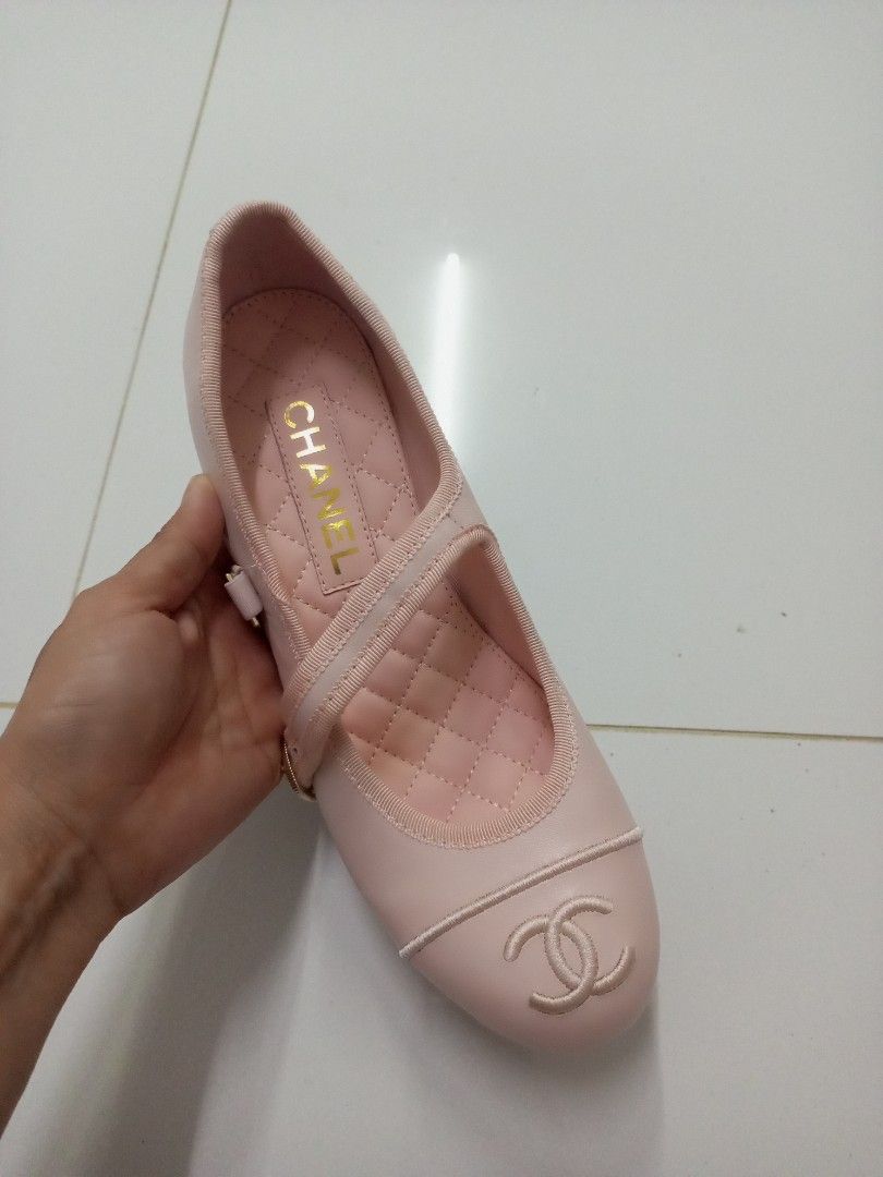 CHANEL MARY JANE BLOCK HEELS (Category: Heels) located in Bulacan. Submitted by joanagwen (Listing ID 1467741909, Image 1). Description: CH@N3L MARY JANE BLOCK HEELS PUMPS Ganda nito sa Trouser With Pressmark lang,, see pic Size 37 on tag.