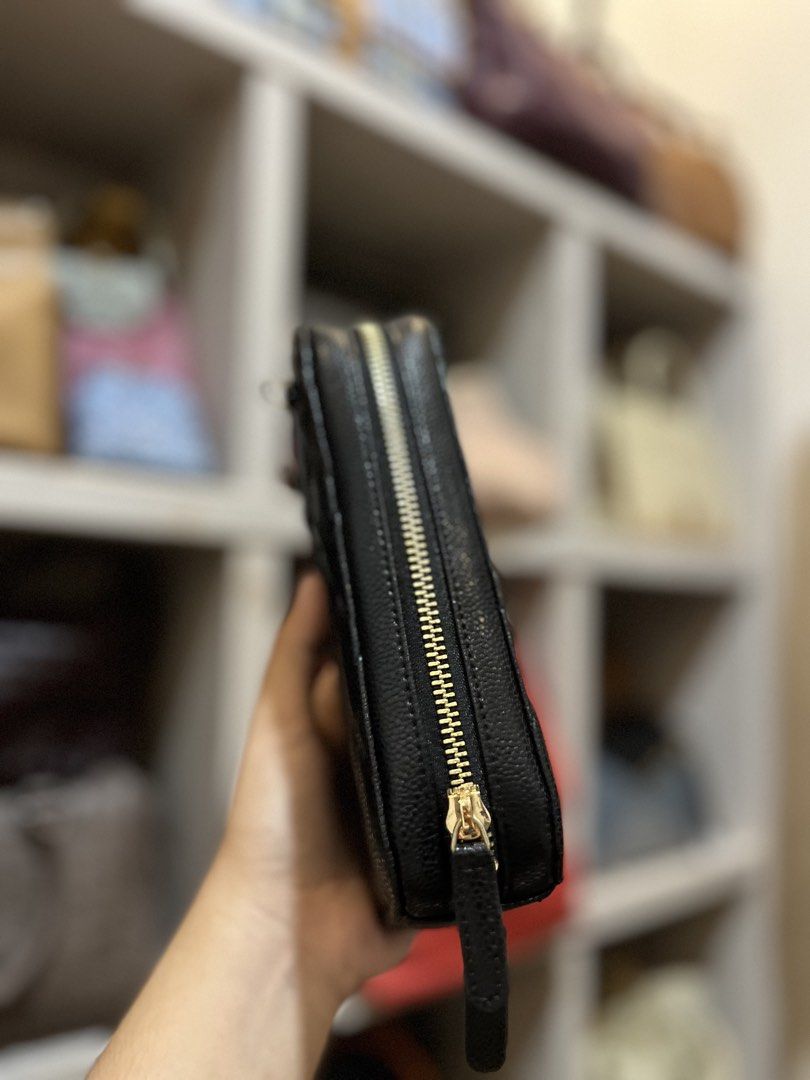 Chanel Quilted Caviar Black Phone Case Holder (Category: Cases & Sleeves) located in Bacolod City. Submitted by vintage_vogue6100 (Listing ID 1467763155, Image 2). Description: ukay source with holo shipping via JNT.