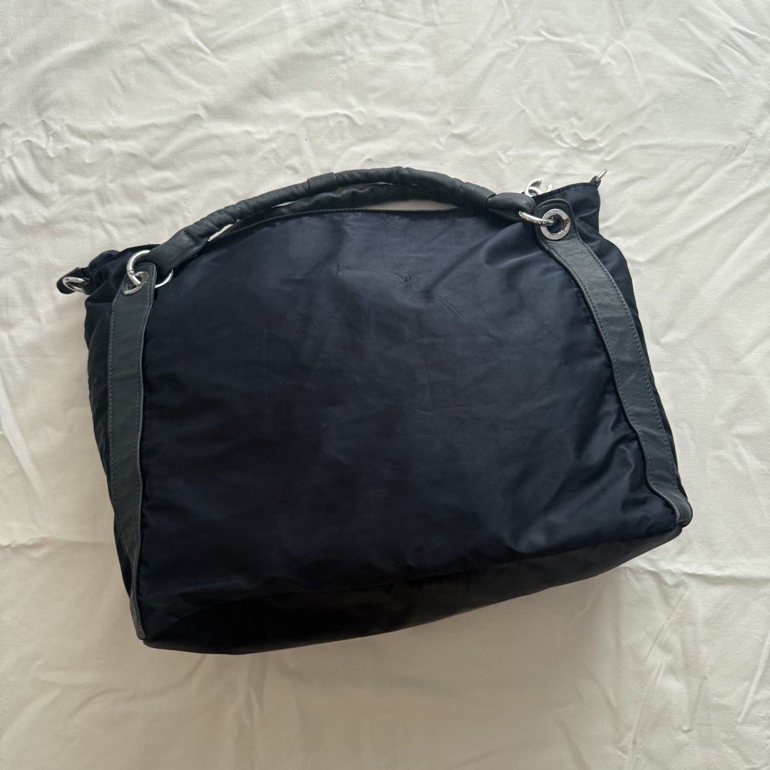 Chanel Tote (Category: Shoulder Bags) located in Baguio. Submitted by dsabelg (Listing ID 1467717895, Image 2). Description: .