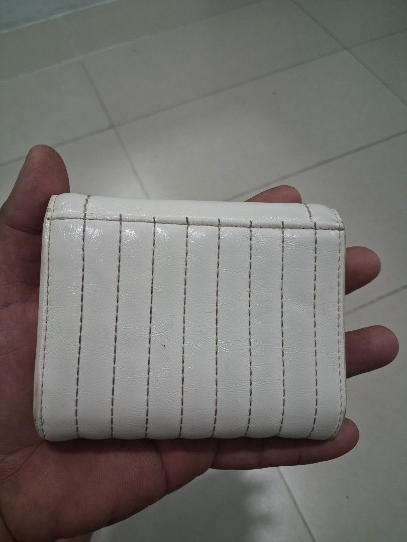 Charles and Keith (Category: Announcements) located in Manila. Submitted by carlitoboh66625 (Listing ID 1467663316, Image 2). Description: Charles and Keith wallet excellent price 500.
