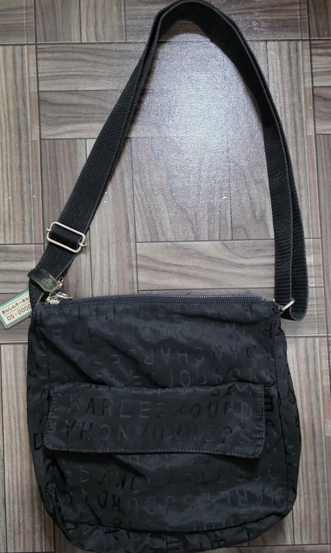 Charles Jourdan Paris Sling Bag (Category: Sling Bags) located in Quezon City. Submitted by thriftstershop (Listing ID 1467768552, Image 1). Description: Brand: Charles Jourdan Condition: Excellent Meet up: Trinoma or LRT 2 Anonas Shipping: LBC - Weekdays J&T - Weekends.