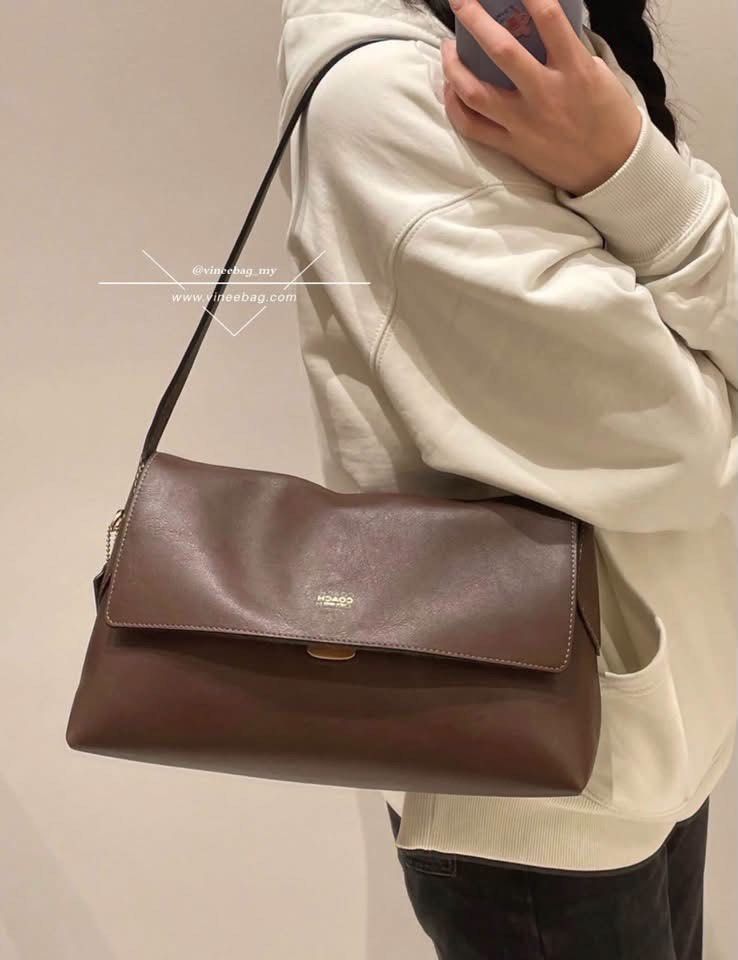 Chelsea Shoulder Bag in Diff Color and Size (Category: Shoulder Bags) located in Manila. Submitted by bagislifeshop (Listing ID 1467727490, Image 3). Description: .