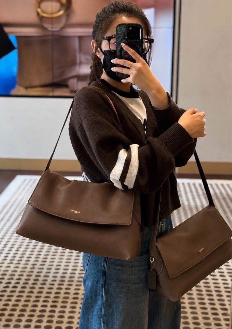 Chelsea Shoulder Bag in Diff Color and Size (Category: Shoulder Bags) located in Manila. Submitted by bagislifeshop (Listing ID 1467727490, Image 2). Description: .