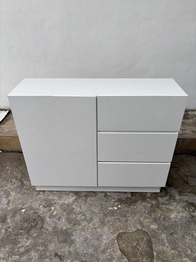 Chest drawer assembled size 100*30*80cm (Category: Shelves, Cabinets & Racks) located in Manila. Submitted by dolorchris69891 (Listing ID 1467654699, Image 2). Description: chest drawer 4K ASSEMBLED!!!! UPDATED PRICE size 100*30*80cm.