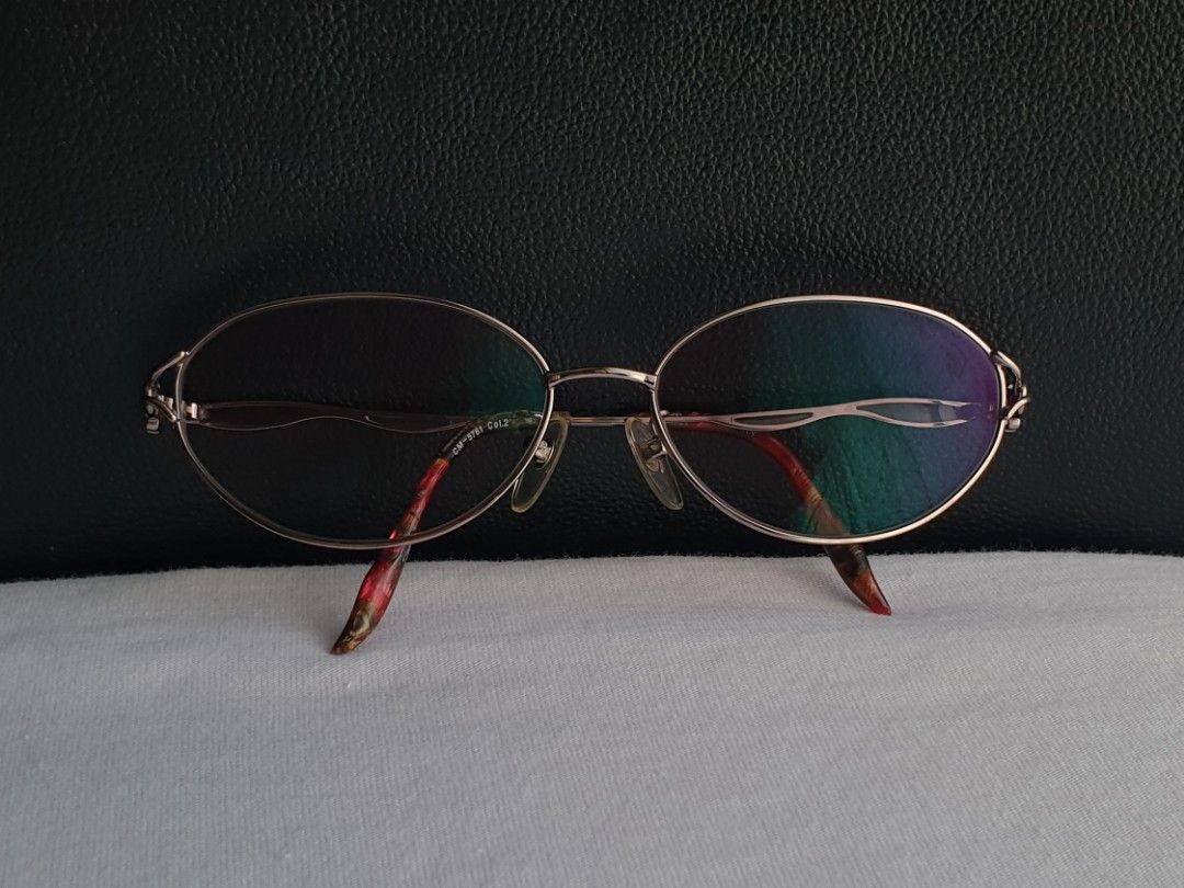 Chic Mode Eyeglass Frame (Category: Sunglasses & Eyewear) located in Quezon City. Submitted by WasalakTwo (Listing ID 1467784475, Image 2). Description: Bought in Japan Durable and high quality Goodcondition Still presentable Lens are graded, but replaceable Open for delivery nationwide Front Width 14cm Front Height 3.9cm.