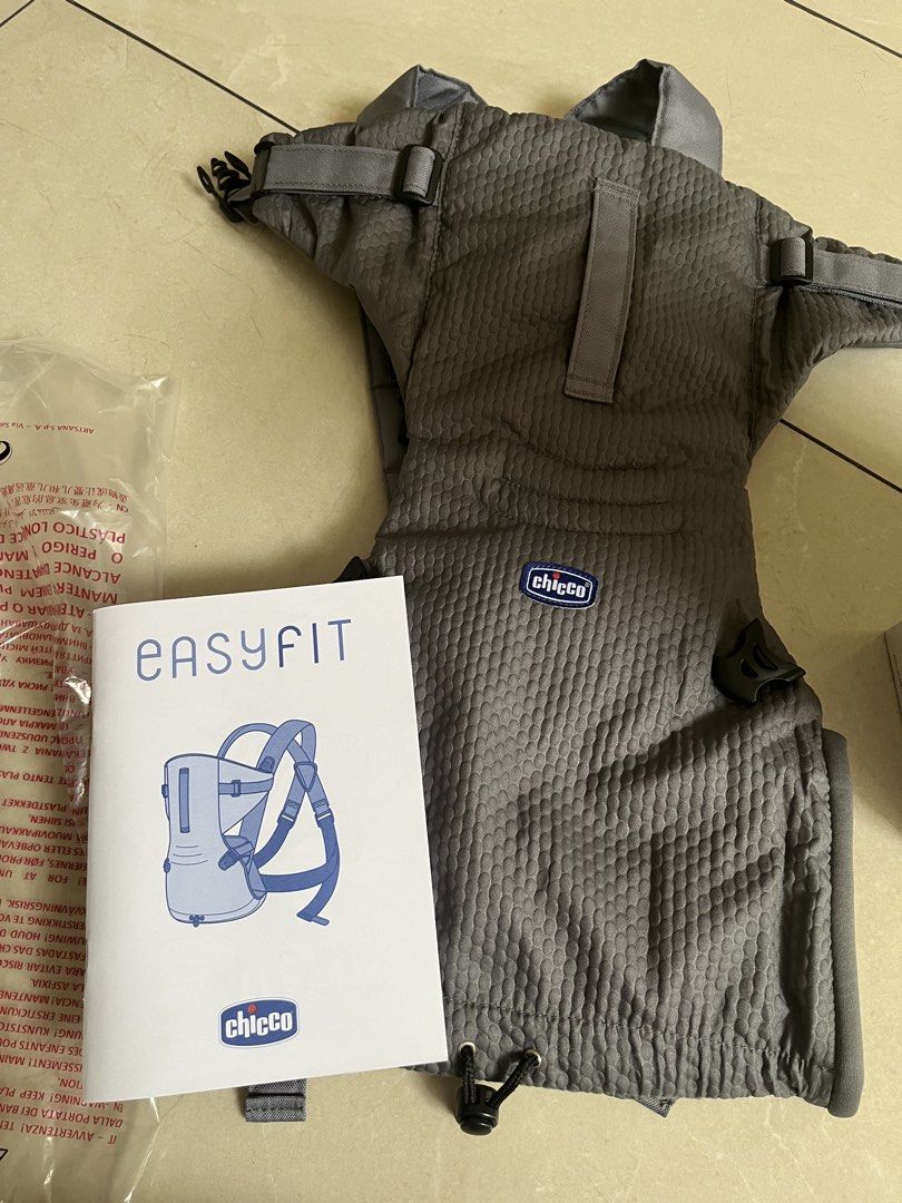 Chicco EasyFit Baby Carrier Moon Grey (Category: Carriers & Slings) located in Quezon City. Submitted by tcsej (Listing ID 1467749335, Image 3). Description: - Brand: Chicco EasyFit Baby Carrier - Color: Moon Grey - Age: Suitable from birth (0M+) - Ergonomic M-position design for healthy hip development - Condition: Used twice only - Inclusions: Complete with original box and instruction manual - RFS: Decluttering / Extra baby gear.