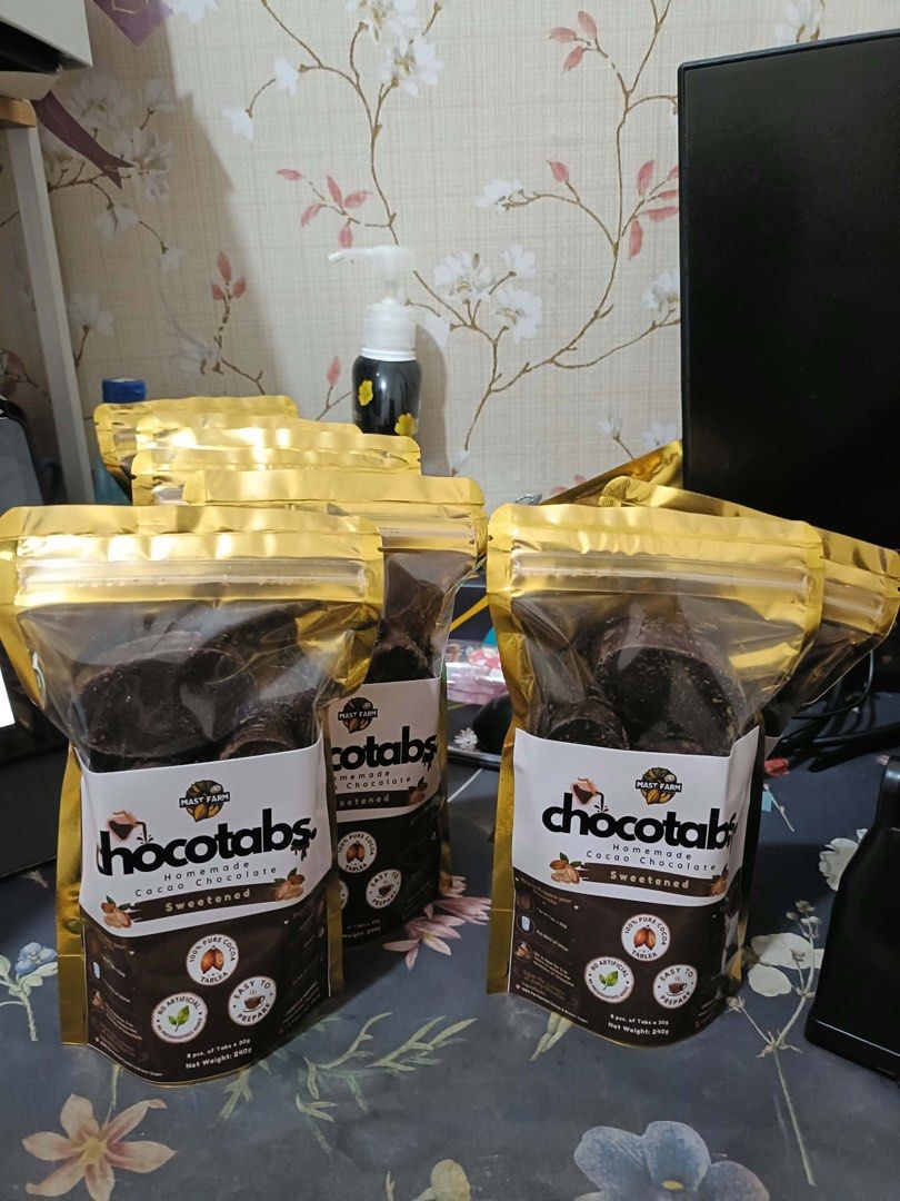 Chocotabs | Unsweetened (Category: Local Eats) located in Taguig. Submitted by mah_tetretailandwholesale (Listing ID 1467628164, Image 2). Description: Guaranteed 100 % Pure fremented cacao Wala po syang halo Masarap po sya for hot choco, bakes, champorado, etc.