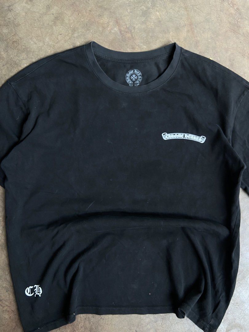Chrome Heart Multi Cross T cemetery (Category: Formal Shirts) located in General Santos City (Dadiangas). Submitted by streetwear.thrift.hunter (Listing ID 1467791916, Image 3). Description: .
