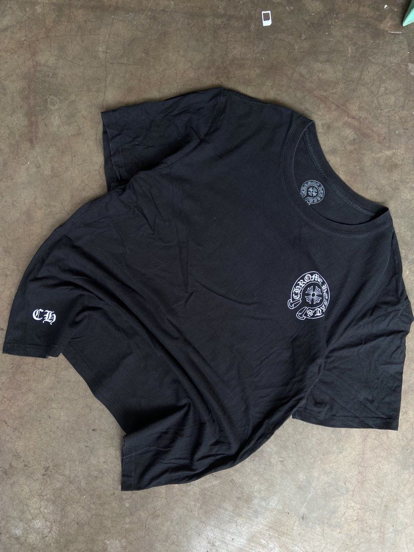 Chrome Hearts Basic Chest Logo (Category: Formal Shirts) located in General Santos City (Dadiangas). Submitted by streetwear.thrift.hunter (Listing ID 1467775537, Image 2). Description: .