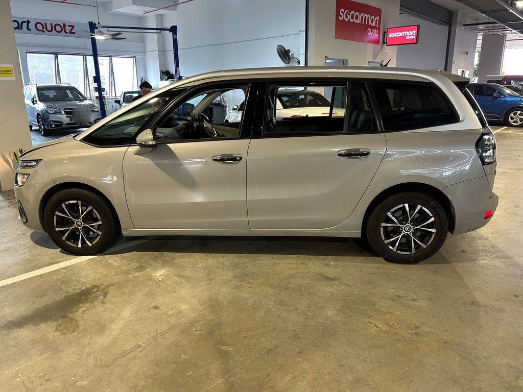 Citroen Grand C4 Picasso Diesel 1.6 BlueHDi 120 EAT6 (A) (Category: Used Cars) located in Singapore. Submitted by jasonhe (Listing ID 1467625490, Image 2). Description: 1. Super low depreciation: Perfect short-term 7-seater family MPV / interim car before COE drop or new car arrives! Much cheaper than car rental ($2k+/mth) 2. 1.6L BlueHDi Diesel engine — extremely fuel efficient (~18-20km/L) with huge torque.Smooth gearbox, ice-cold aircon, clean