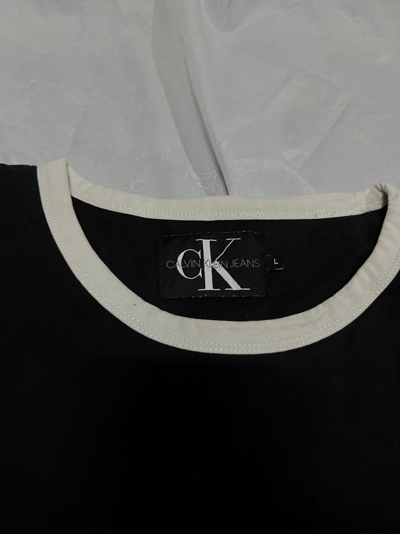CK calvin klein black cropped top (Category: Shirts) located in Muntinlupa City. Submitted by ninenine.collective (Listing ID 1467607464, Image 3). Description: CK calvin klein black - 20/19.