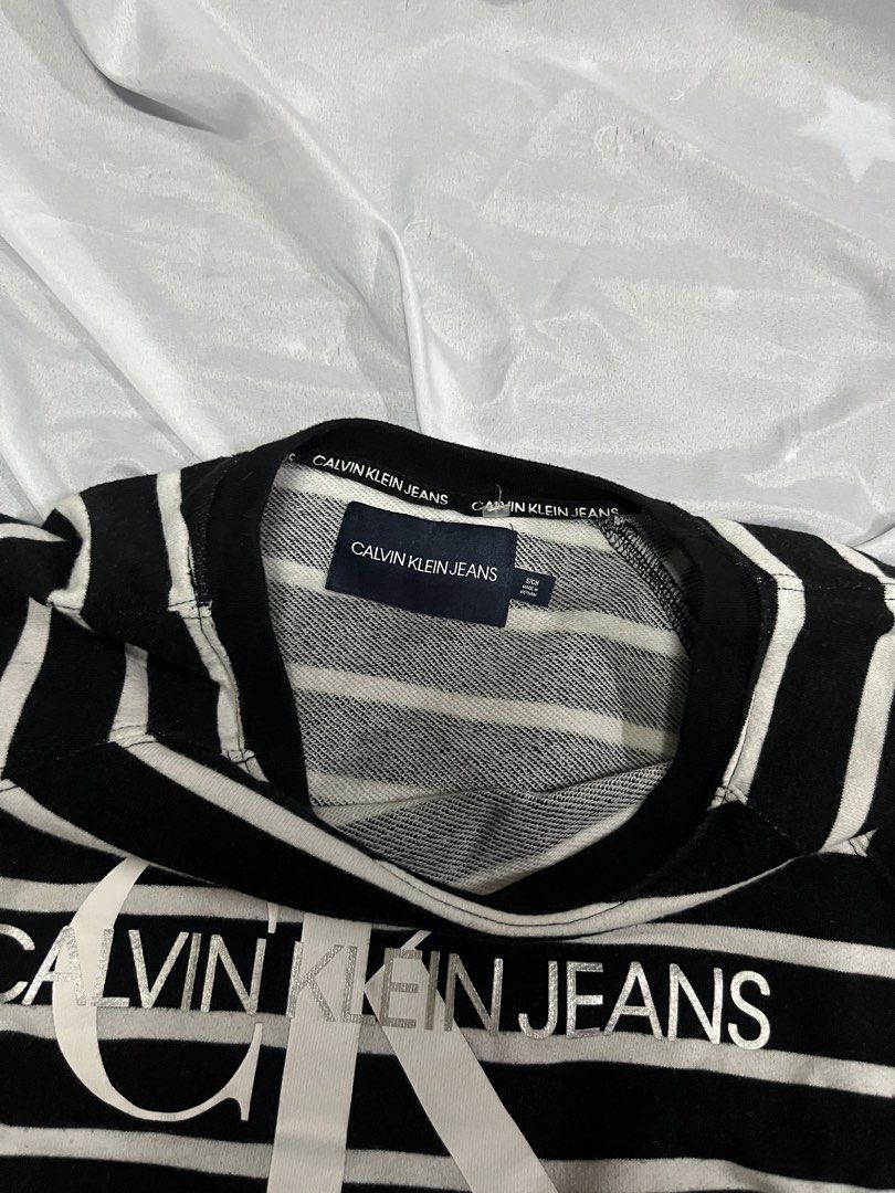 CK calvin klein black white stripes (Category: Shirts) located in Muntinlupa City. Submitted by ninenine.collective (Listing ID 1467607542, Image 3). Description: CK calvin klein black white stripes - 20/19.