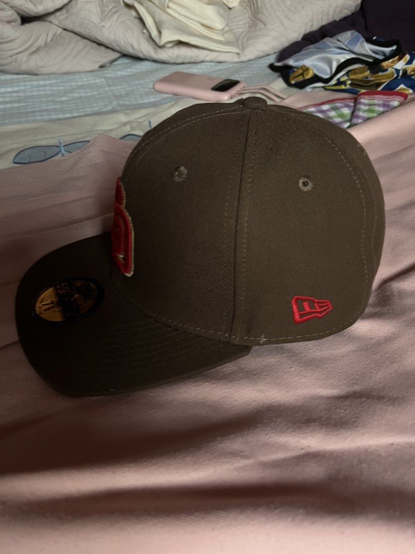 Close Cap (Category: Caps & Hats) located in Manila. Submitted by naturalbuyer (Listing ID 1467778407, Image 2). Description: .