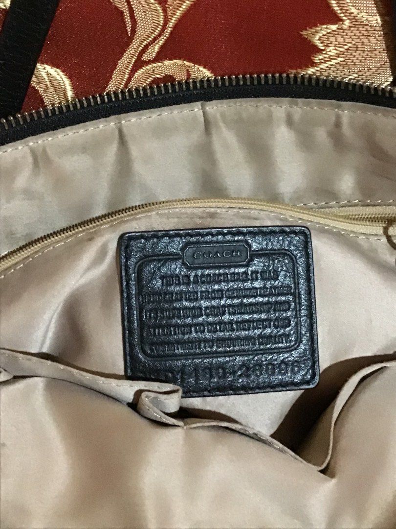 Coach Madison Crossbody (Category: Luxury Bags & Wallets) located in Delfin Albano (Magsaysay). Submitted by patronumist (Listing ID 1467628034, Image 3). Description: Coach Madison Signature Small Kelsey Satchel Crossbody Bag - Lightly Used and restored by hand.