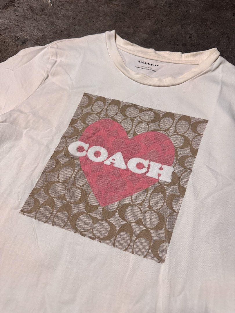 Coach (Category: Shirts) located in Pasig City. Submitted by dripthrift1600 (Listing ID 1467743751, Image 3). Description: - Coach - Good Condition - Issue: None - sizes: M - Dimes: 20x25.