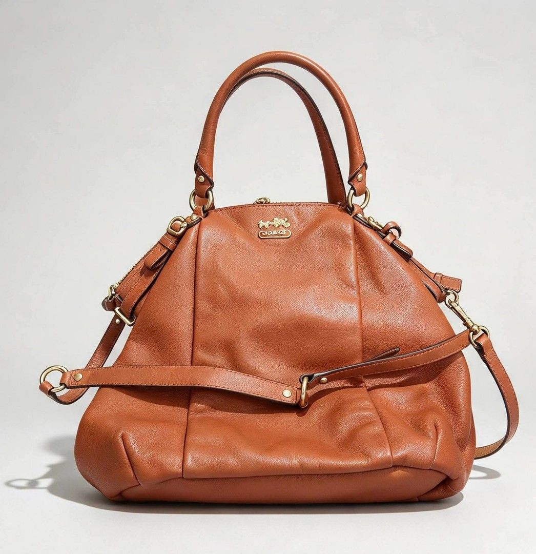 Coach bag (Category: Cross-body Bags) located in Iloilo. Submitted by khonz (Listing ID 1467765102, Image 1). Description: .