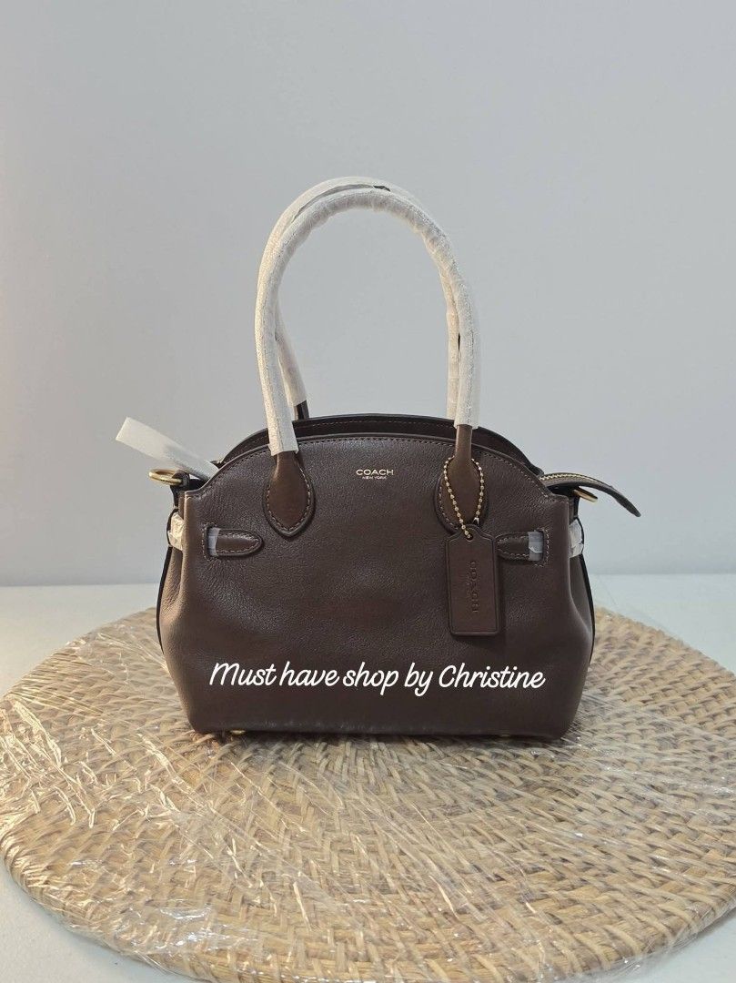 Coach empire 21 maple (Category: Shoulder Bags) located in Bauang. Submitted by chictine (Listing ID 1467776798, Image 1). Description: Coach Empire 21 maple Brandnew and sealed 💯 Guaranteed original or moneyback if proven fake Source from US ❌If in doubt don't buy‼️ ✅Open for lay-away ✅ please check my page for proof of transactions Must have shop by Christine 🚚Courier: Jnt/Lbc 📍Location: Bauang, La Union Open for meet-up around la union.