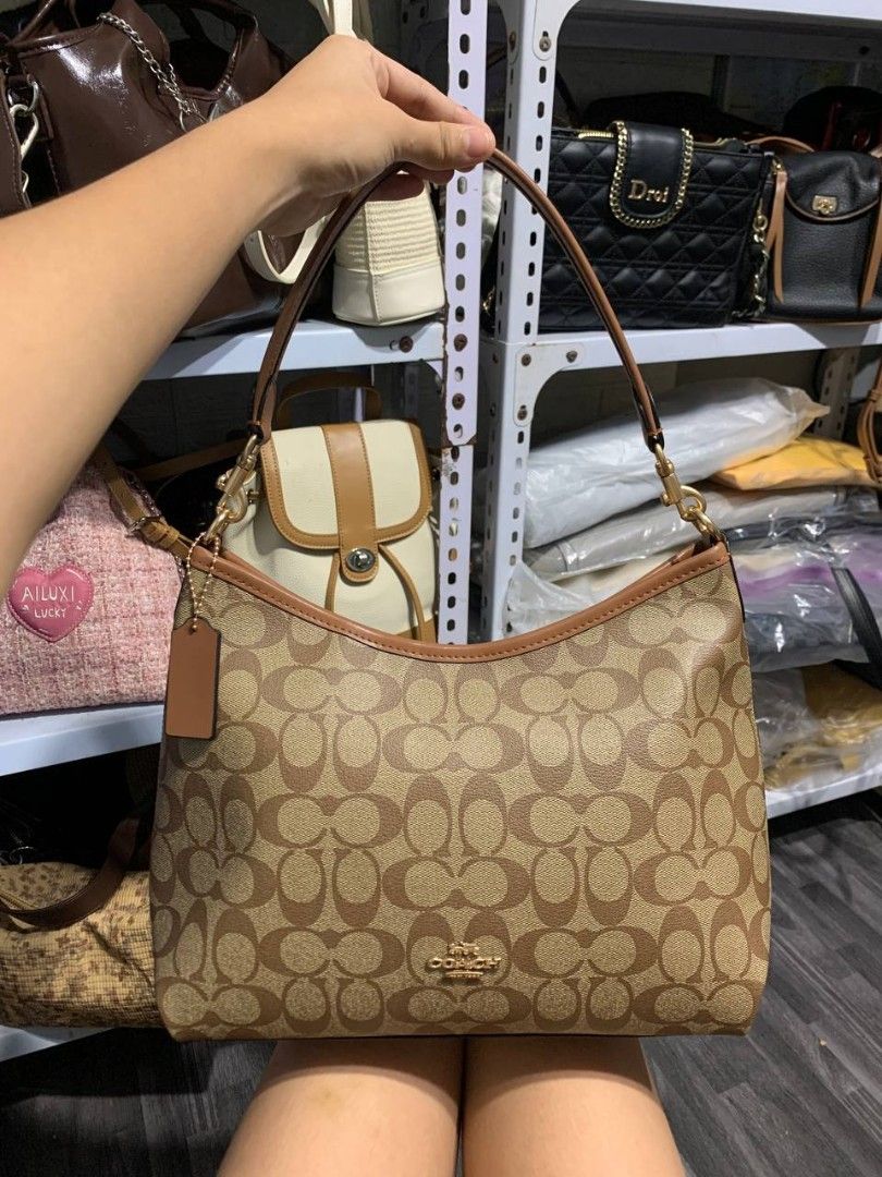 COACH Laurel Shoulder Bag (Category: Shoulder Bags) located in Valenzuela. Submitted by _prettysimplecollection (Listing ID 1467775207, Image 1). Description: .