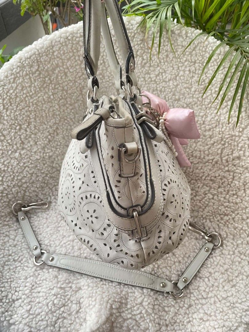 Coach Madison Sophia Perforated Leather Satchel (Category: Shoulder Bags) located in Bulacan. Submitted by bagzandboujee_ (Listing ID 1467792113, Image 2). Description: Coach Madison Sophia Perforated Leather Satchel ʀᴀɴᴋ ᴀʙ ᴘʜᴘ ♥︎ 1,800 ♥︎ ᴀʟʟ ꜱᴀʟᴇꜱ ᴀʀᴇ ꜰɪɴᴀʟ ᴋɪɴᴅʟʏ ʀᴇᴠɪᴇᴡ ᴀʟʟ ᴘʜᴏᴛᴏꜱ & ᴅᴇꜱᴄʀɪᴘᴛɪᴏɴ ʙᴇꜰᴏʀᴇ ᴘᴜʀᴄʜᴀꜱɪɴɢ. ᴄʜᴀʀᴍꜱ | ᴀᴄᴄᴇꜱꜱᴏʀʏ | ᴇxᴛᴇɴᴅᴇʀ ɴᴏᴛ ɪɴᴄʟᴜᴅᴇᴅ ꜰᴏʀ ᴅɪꜱᴘʟᴀʏ ᴘʜᴏᴛᴏ ᴘᴜʀᴘᴏꜱᴇꜱ ᴏɴʟʏ.