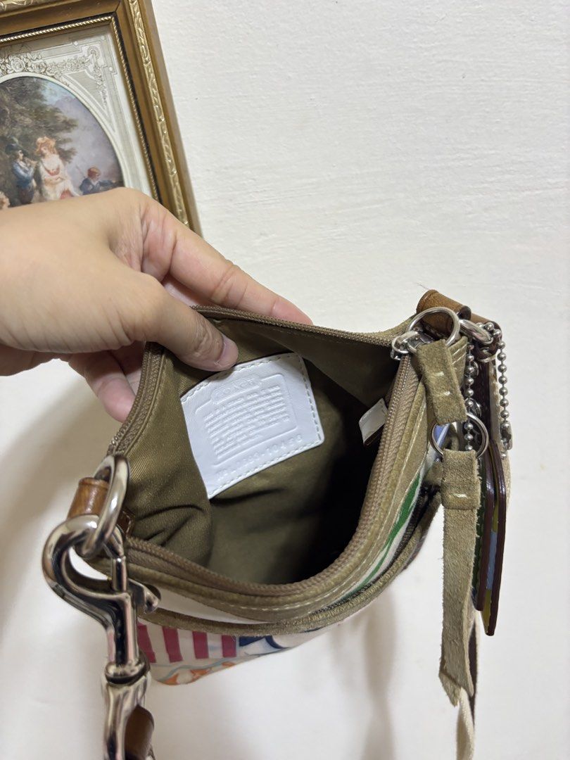 Coach Patchwork Swingpack (Category: Cross-body Bags) located in Cabanatuan. Submitted by cristalyngonzales (Listing ID 1467753908, Image 3). Description: in good cond, signs of used pls see posted dets.