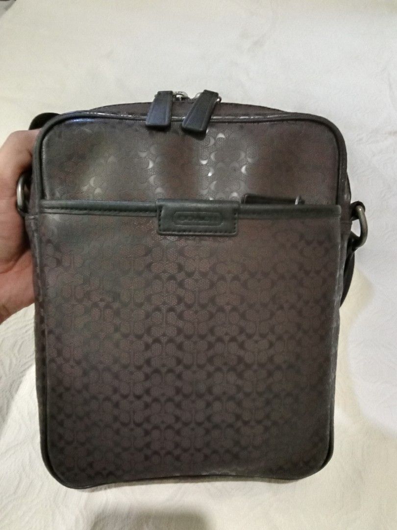 Coach PVC material Sling For men (Category: Luxury Bags & Wallets) located in San Jose. Submitted by stopnshop_02 (Listing ID 1467624450, Image 2). Description: payment first no to joyjoy talk.
