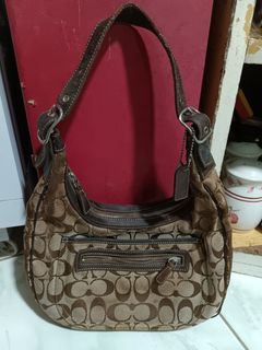 (Category: ) located in . Submitted by caaths_collection (Listing ID 1467761272, Image 1). Description: .