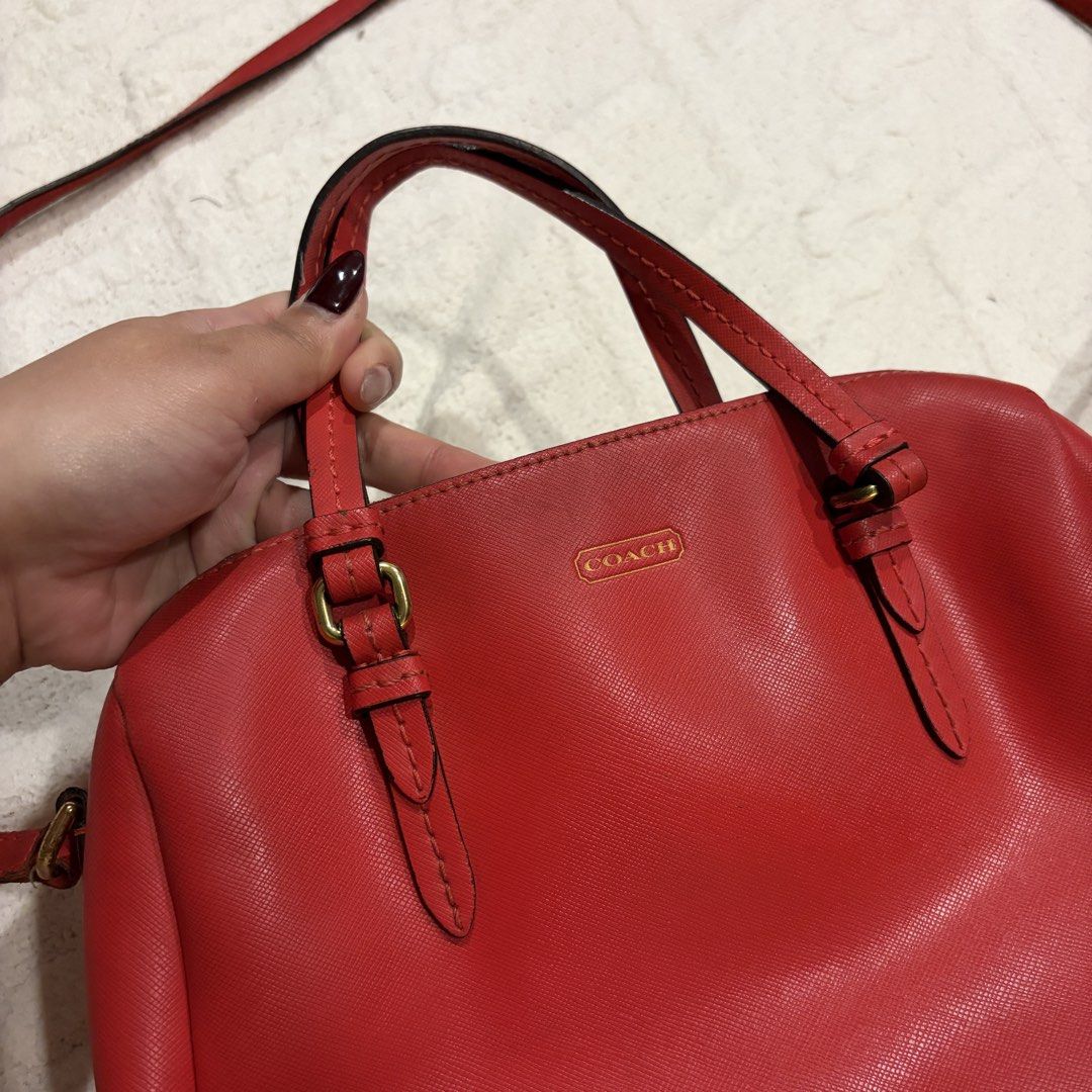 Coach Sling Bag (Category: Cross-body Bags) located in Angeles City. Submitted by astravintage (Listing ID 1467809696, Image 3). Description: Vintage Coach Sling and Handbag Issue niya is may leather transfer sa sling pero di naman halata and slight rubs sa baba, check pics po. With creed and code.
