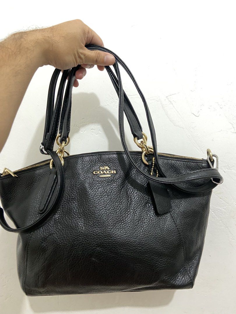 Coach Small Kelsey Satchel (Category: Shoulder Bags) located in Cebu City. Submitted by jvlz97 (Listing ID 1467677851, Image 1). Description: Coach Small Kelsey Satchel Bag Only Excellent Condition Sign if usage(Replaced Strap) 💯 Authentic and Original .