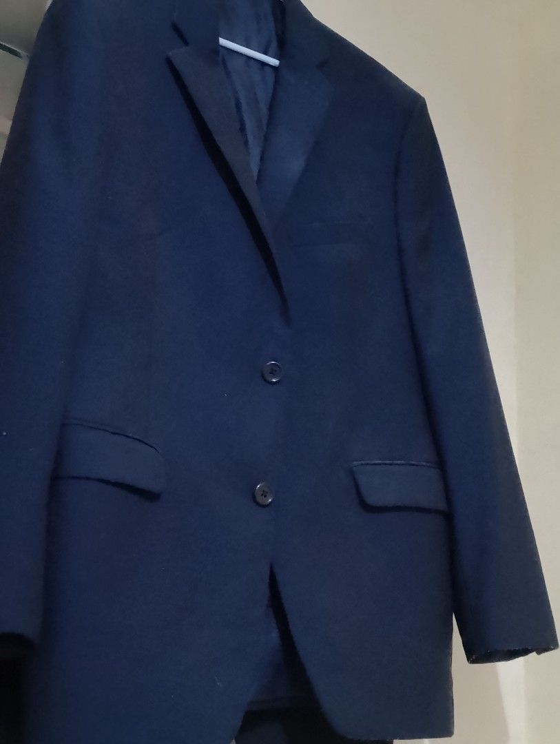 Coats business attire (Category: Coats, Jackets and Outerwear) located in Agdangan. Submitted by chivel (Listing ID 1467613834, Image 1). Description: used 1 day.