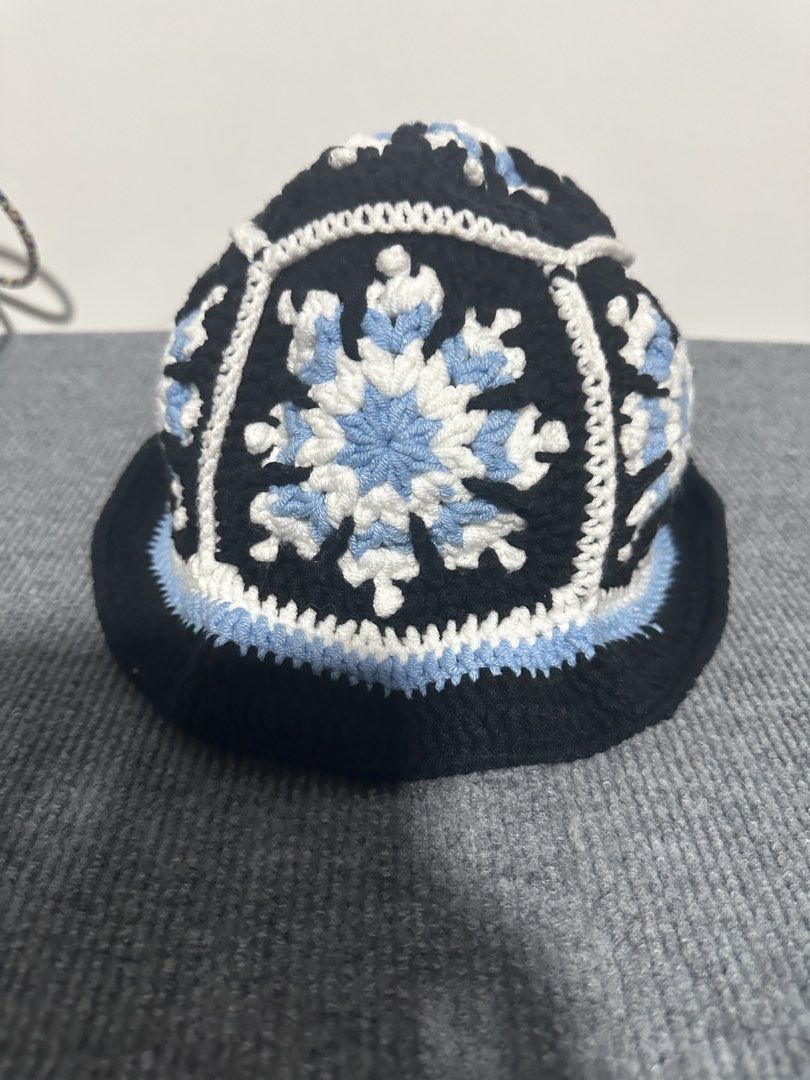 COLDEST Knit Bucket Hat (Category: Hats & Beanies) located in Manila. Submitted by andy0729 (Listing ID 1467712629, Image 2). Description: bucket hat / winter beanie Size free.