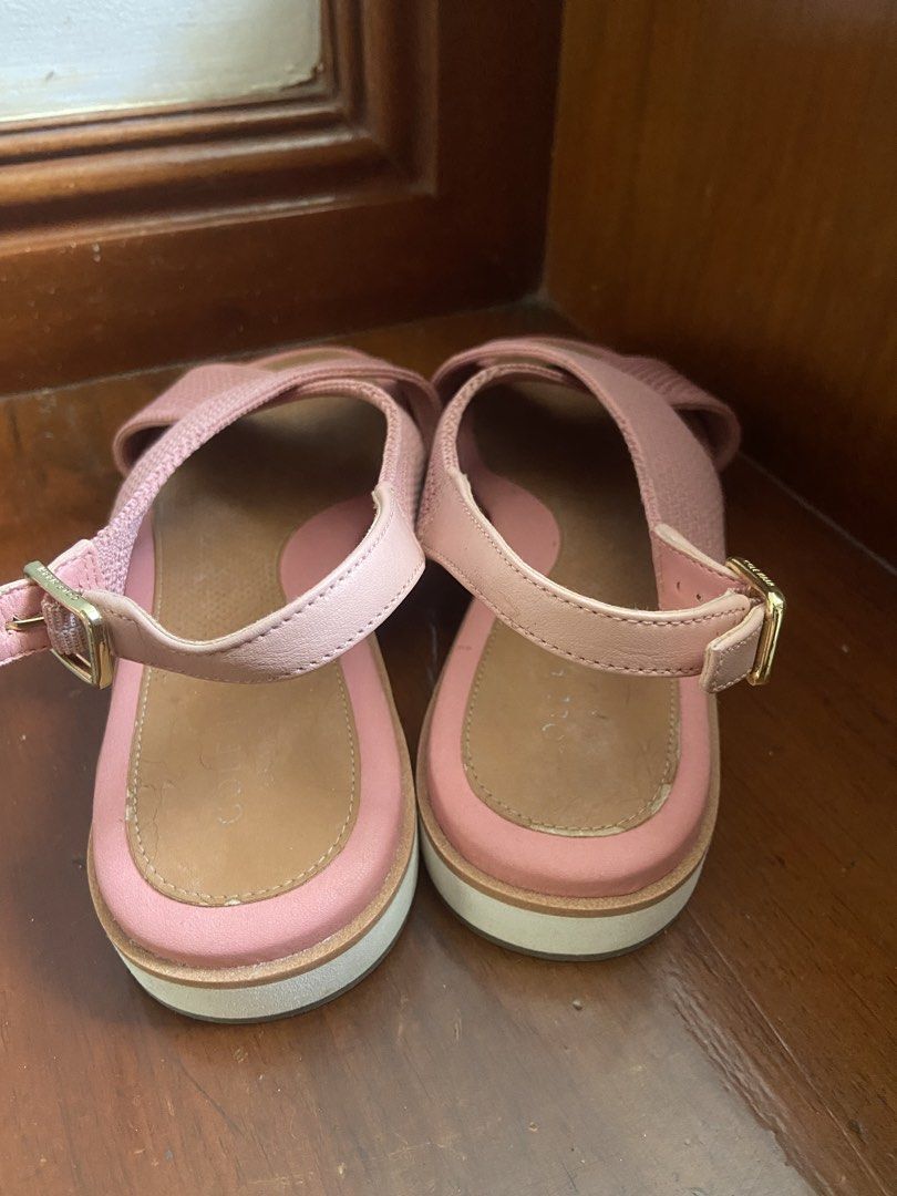 Cole Haan Pink Sandals (Category: Flats & Sandals) located in San Pablo. Submitted by vernikas (Listing ID 1467623920, Image 3). Description: Selling as it is. Selling without the box. .