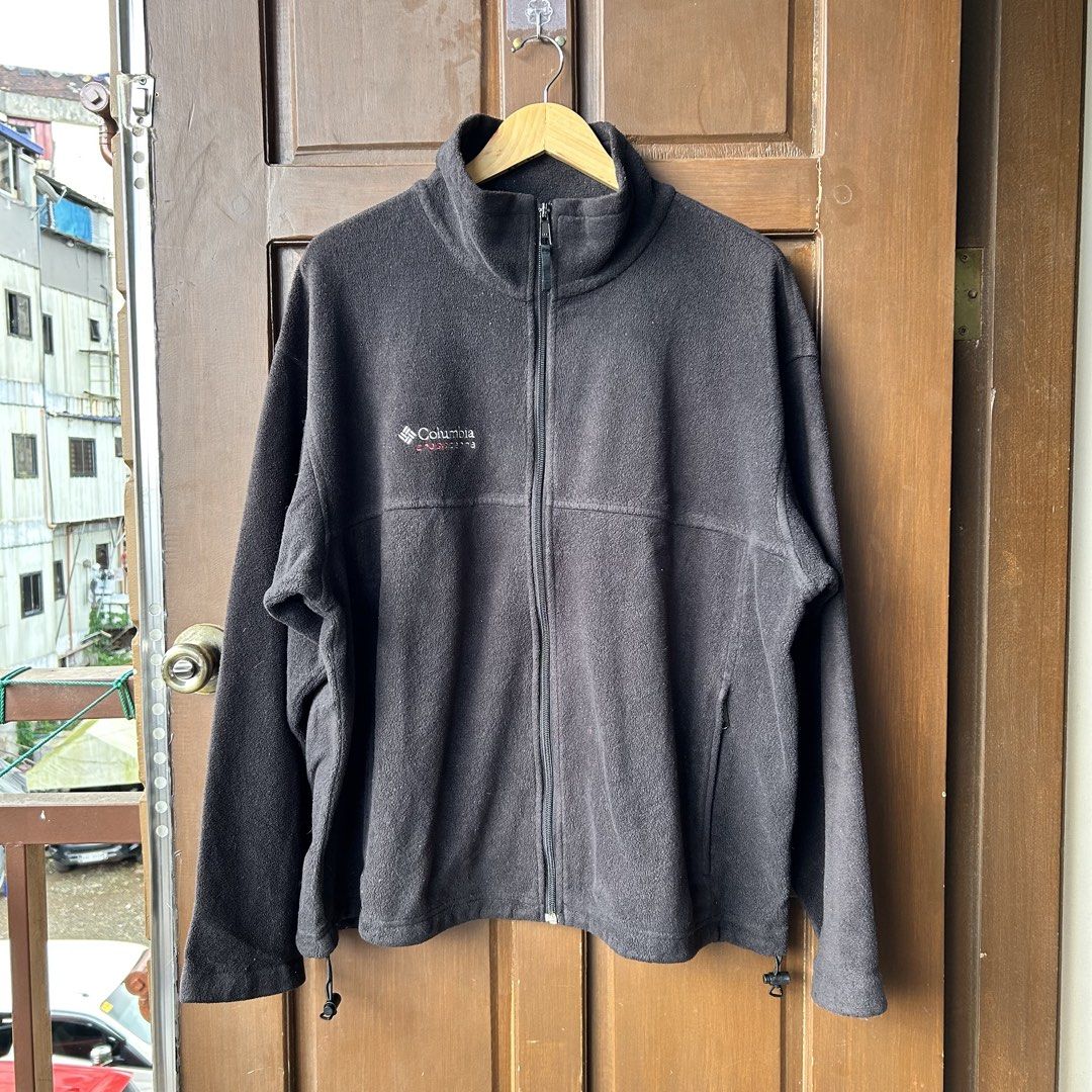 Columbia Black Full Zip Fleece Jacket (Category: Coats, Jackets and Outerwear) located in Dagupan City. Submitted by macavex (Listing ID 1448113189, Image 1). Description: XL on tag 26” x 27.5”.