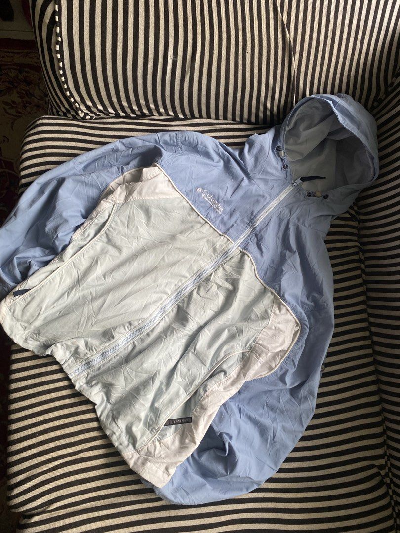 Columbia Packable Two-toned Windbreaker (Category: Coats, Jackets and Outerwear) located in Cebu City. Submitted by rustyyyyy. (Listing ID 1467660471, Image 1). Description: W 23 L 26 Excellent condition.