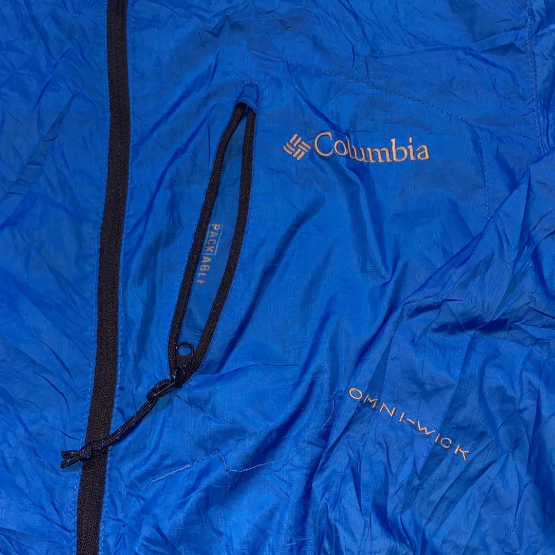 Columbia Packable Windbreaker Jacket (Category: Activewear) located in Dasmarinas. Submitted by thrift2gems (Listing ID 1467603127, Image 3). Description: Columbia Packable Windbreaker Jacket✨ -WIDTH: 21.5 -LENGTH: 25.5 x 27 -COLOR RATE: 9.5/10 -CONDITION: 9.5/10 -ISSUE: NONE.