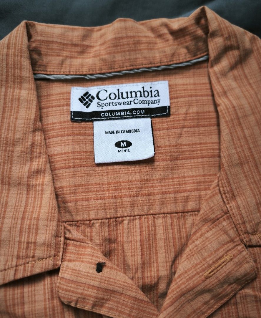 Columbia short sleeve polo (Category: Tshirts & Polo Shirts ) located in Manila. Submitted by wearforce (Listing ID 1467752596, Image 1). Description: Columbia short sleeve polo fit: M-L good condition color rate 9/10 449 + sf.