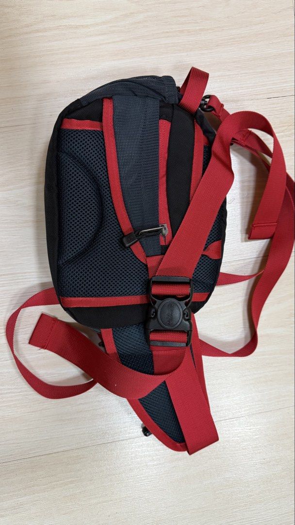 Columbia Titanium Belt Bag (Category: Belt bags, Clutches and Pouches) located in Quezon City. Submitted by eleven_coleen (Listing ID 1467605940, Image 3). Description: .