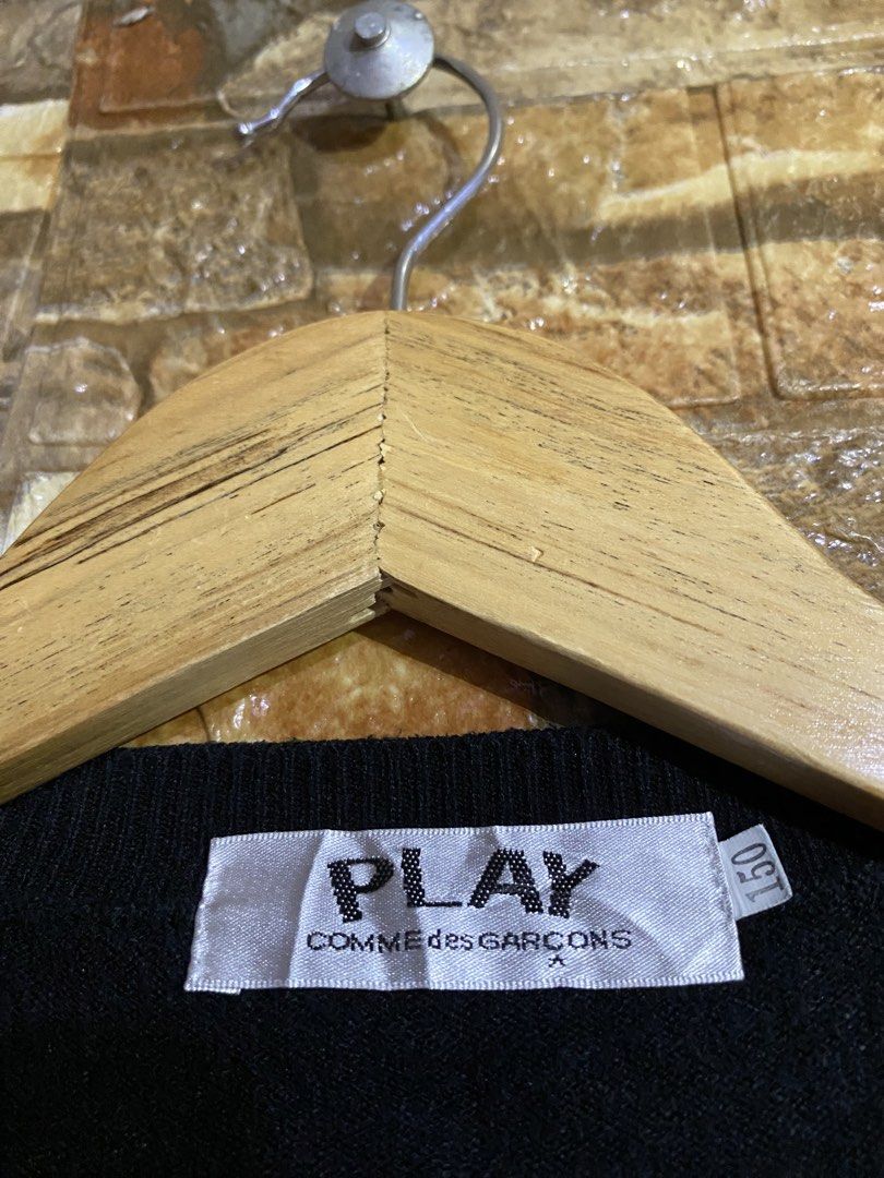 COMME DES GARÇONS CARDIGANS (Category: Longsleeves) located in Cebu City. Submitted by arsenyong (Listing ID 1467752472, Image 2). Description: 17 width 19 length Very good condition 9.5/10 color ate No wash tags Minimal lints .