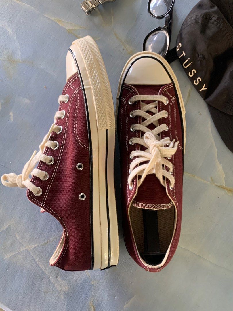 Converse 70s low burgundy (Category: Casual Shoes) located in Mexico. Submitted by rabbit.hole_thrift (Listing ID 1467639393, Image 2). Description: Converse 70s Low Burgundy Colorway size 11.5 US EU 46 Issue: No box 1500 plus sf.