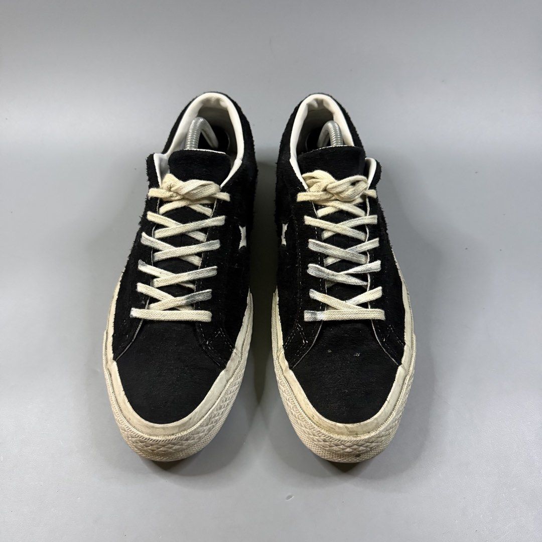 Converse - One Star Ox Black Suede (Category: Sneakers) located in Paranaque City. Submitted by millennial_goodz (Listing ID 1467718284, Image 2). Description: WTS Converse - One Star Ox Black Suede Size 9.5US Very good condition Minimal heeldrags - Signs of usage Authentic P1,200 only DM.