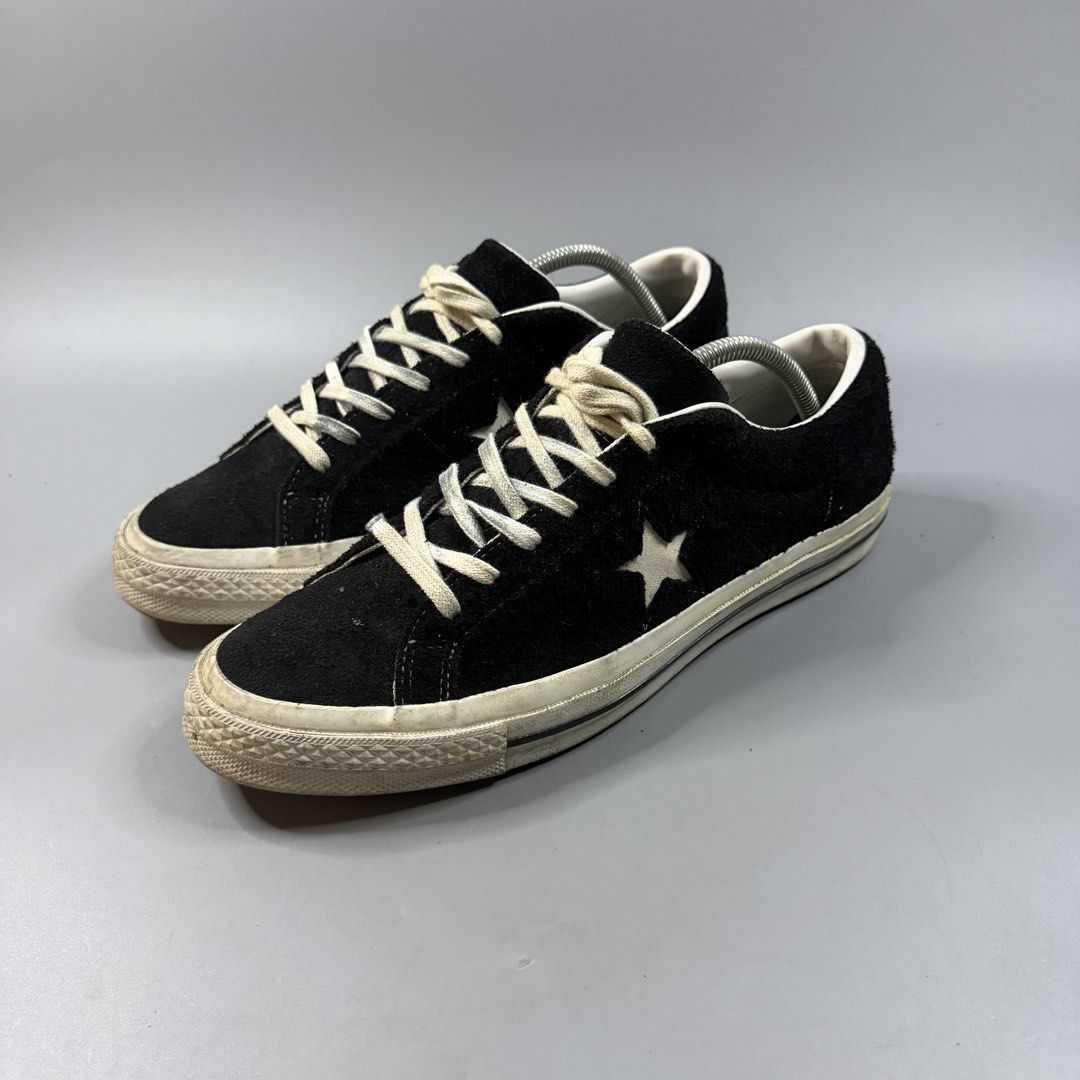 Converse - One Star Ox Black Suede (Category: Sneakers) located in Paranaque City. Submitted by millennial_goodz (Listing ID 1467718284, Image 3). Description: WTS Converse - One Star Ox Black Suede Size 9.5US Very good condition Minimal heeldrags - Signs of usage Authentic P1,200 only DM.
