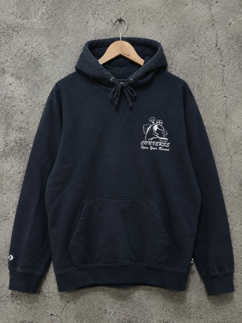 Converse Hoodie (Category: Coats, Jackets and Outerwear) located in Manila. Submitted by 322thriftshop (Listing ID 1467831449, Image 1). Description: CONVERSE HOODIE • L'28 x W'21 • SIZE: LARGE •COLOR RATE: 9.8/10 •CONDITION: AS NEW.