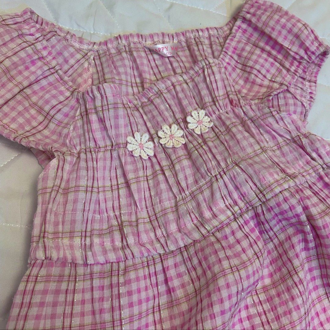 coquette A-line square neck pink checkered blouse (Category: Blouses) located in Manila. Submitted by youarepaintedyouth (Listing ID 1467760608, Image 2). Description: .