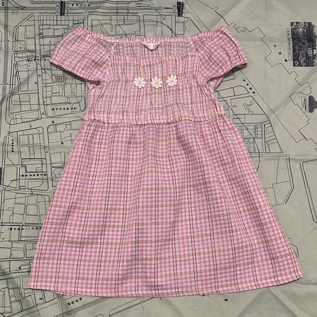 coquette A-line square neck pink checkered blouse (Category: Blouses) located in Manila. Submitted by youarepaintedyouth (Listing ID 1467760608, Image 1). Description: .