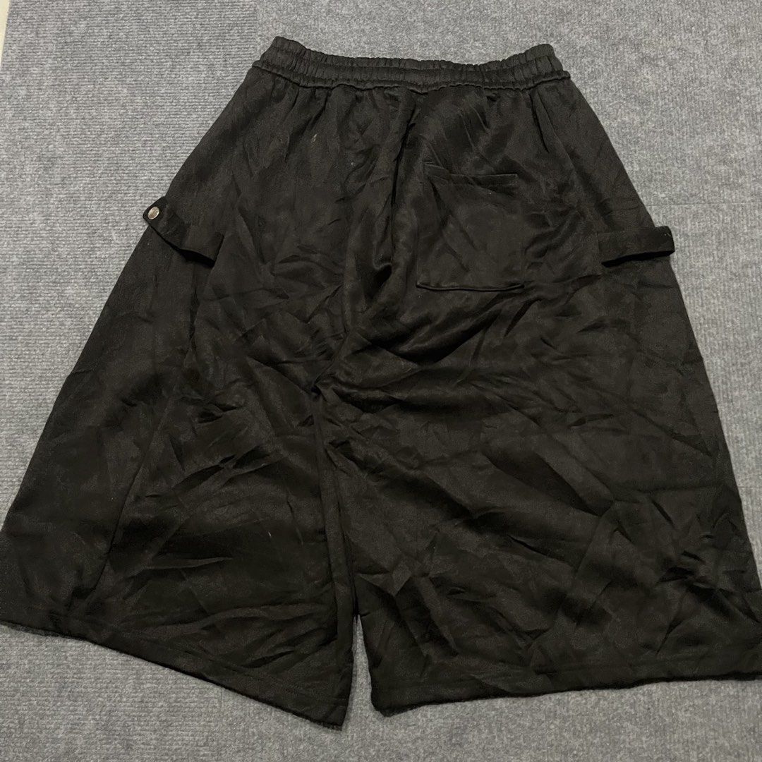 Cotton jorts size 28-34 (Category: Shorts) located in Butuan. Submitted by cgsayas20083001 (Listing ID 1467698082, Image 2). Description: Nasa pic na lahat.